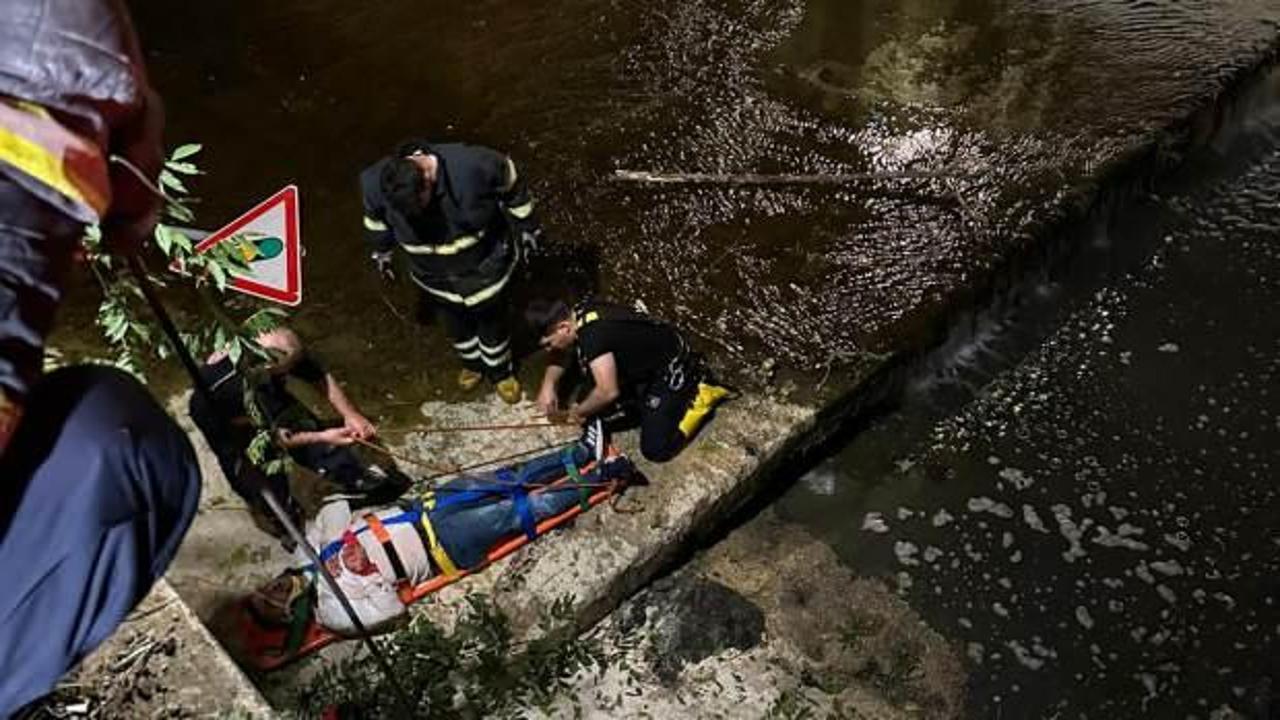 Samsun'da feci kaza! Otomobil dereye u&ccedil;tu; 1 &ouml;l&uuml;, 1 ağır yaralı
