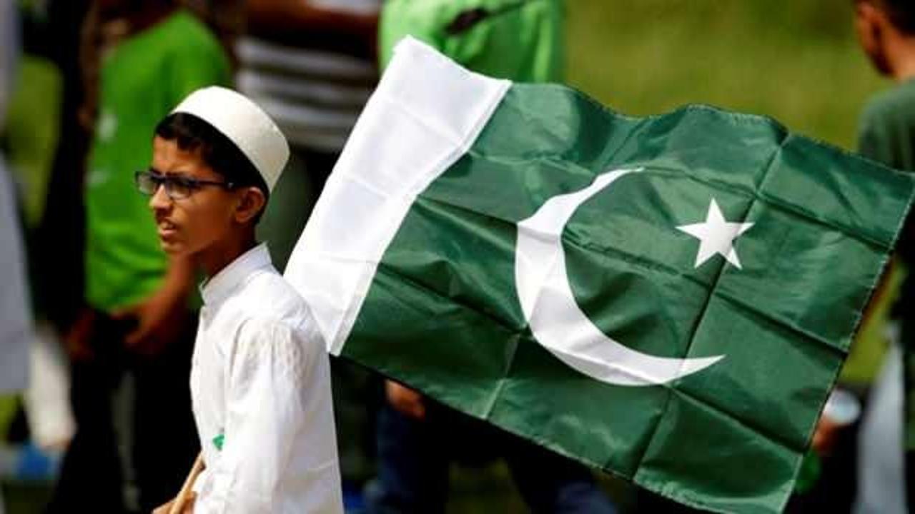 Pakistan'da olağanüstü durum! Eğitime 1 hafta ara verildi