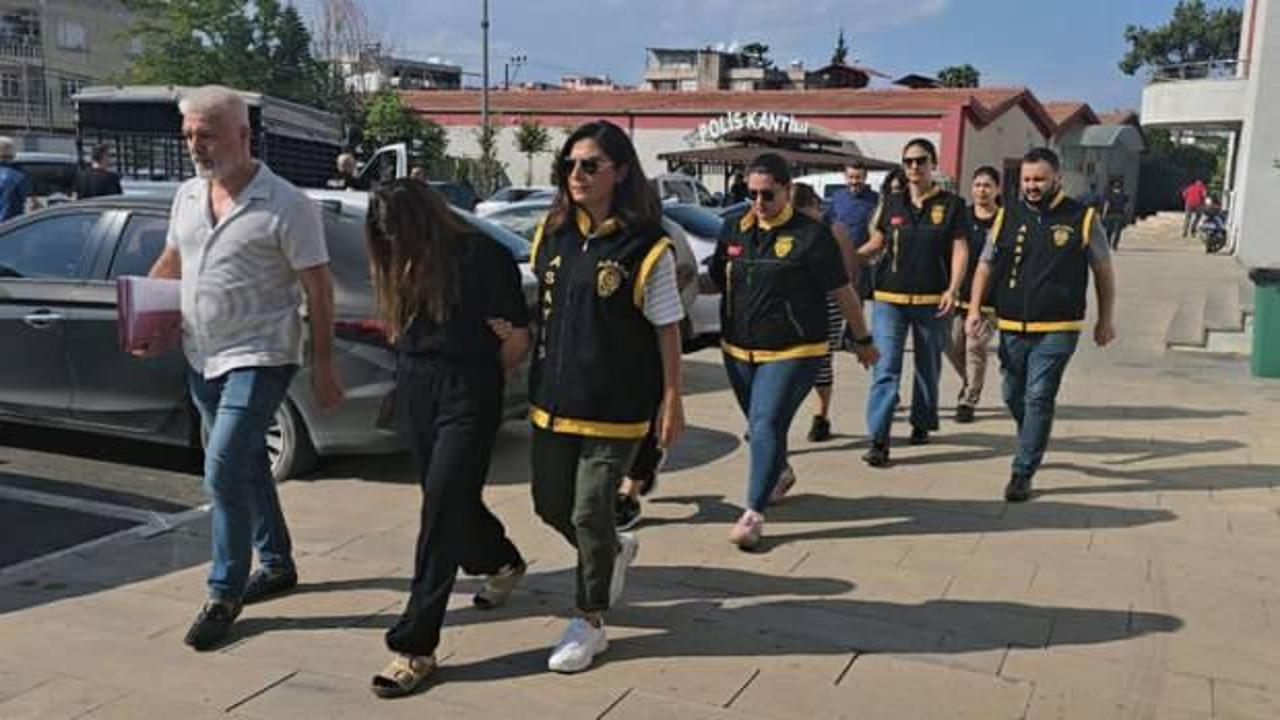 Şapka ve gözlükle kamuflaj yaptılar: Şıkır şıkır giyinip soyguna gittiler!