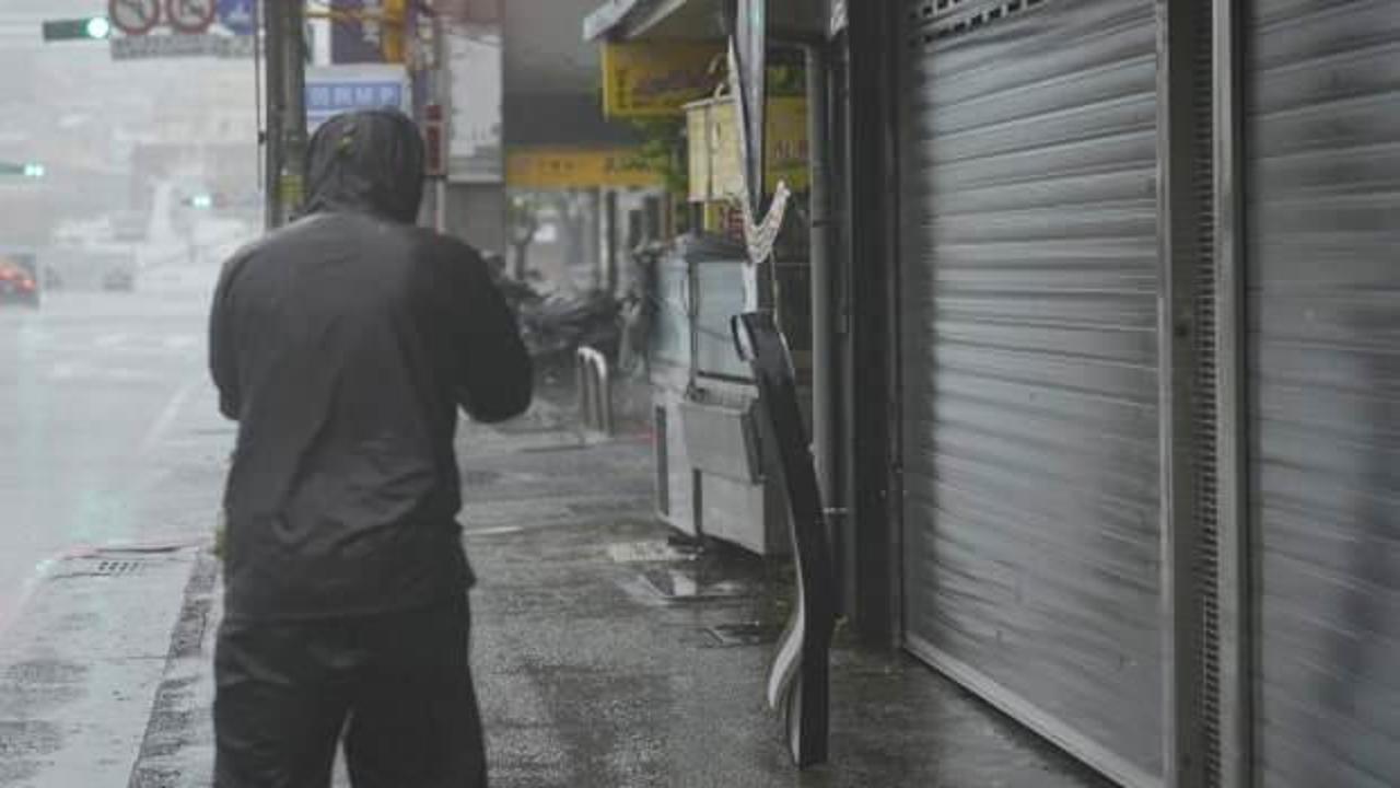 Tayvan'da Kong-rey kabusu! Tayfun nedeniyle 8 bin 600 kişi tahliye edildi