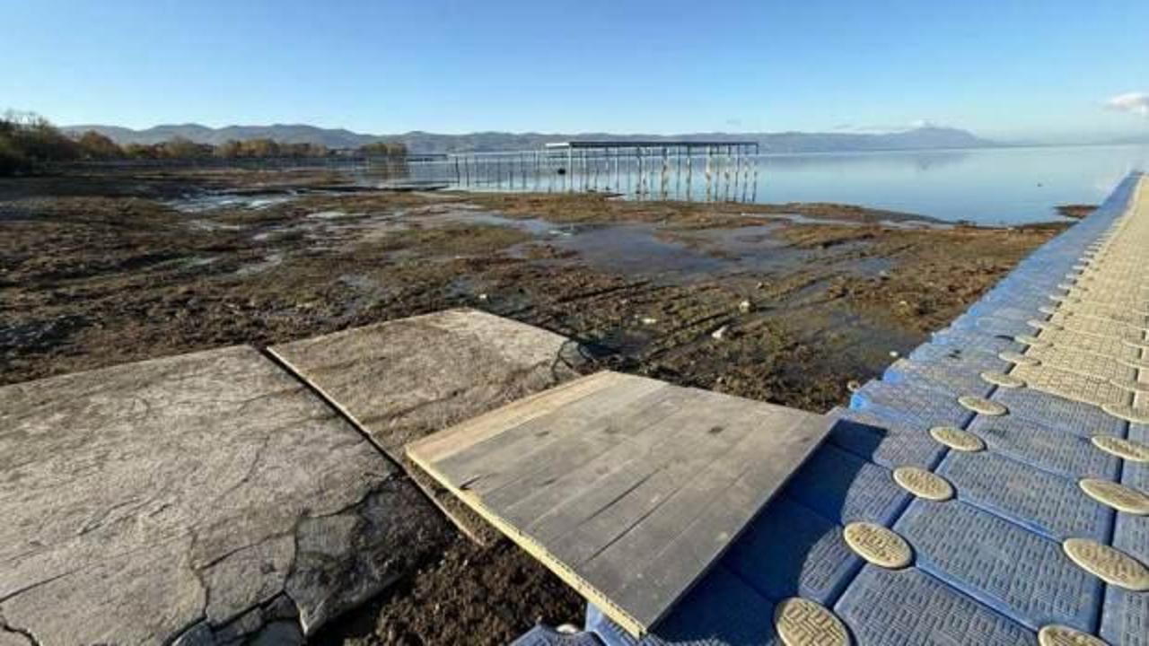 Acı g&ouml;r&uuml;nt&uuml;! En b&uuml;y&uuml;k iskele de karaya oturdu