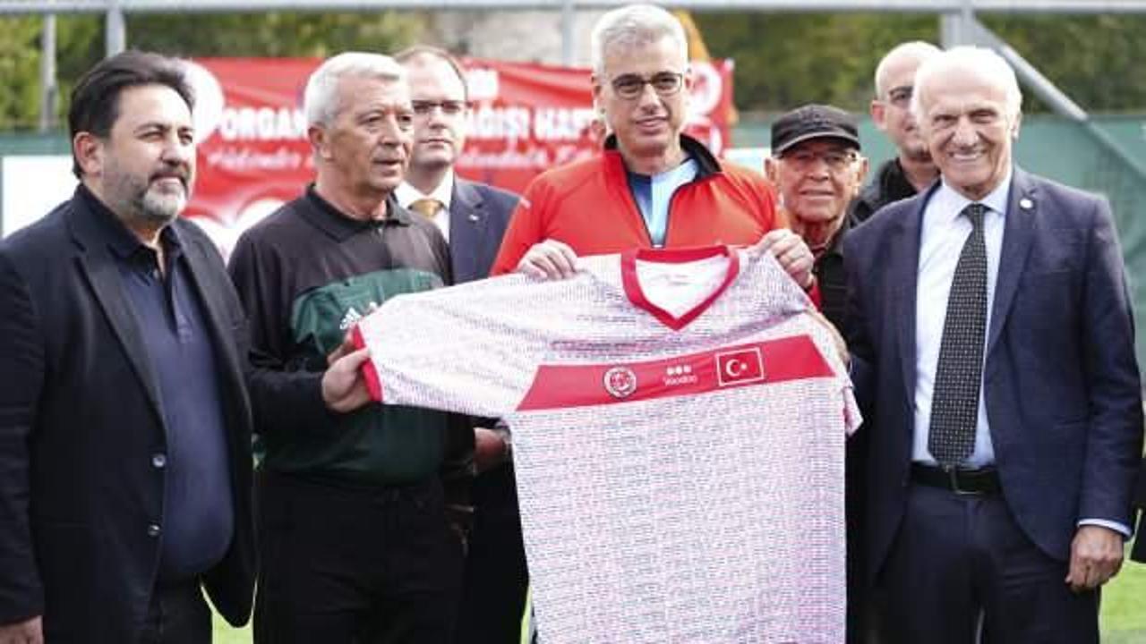 Bakan Memişoğlu, organ bağışı için düzenlenen futbol etkinliğine katıldı