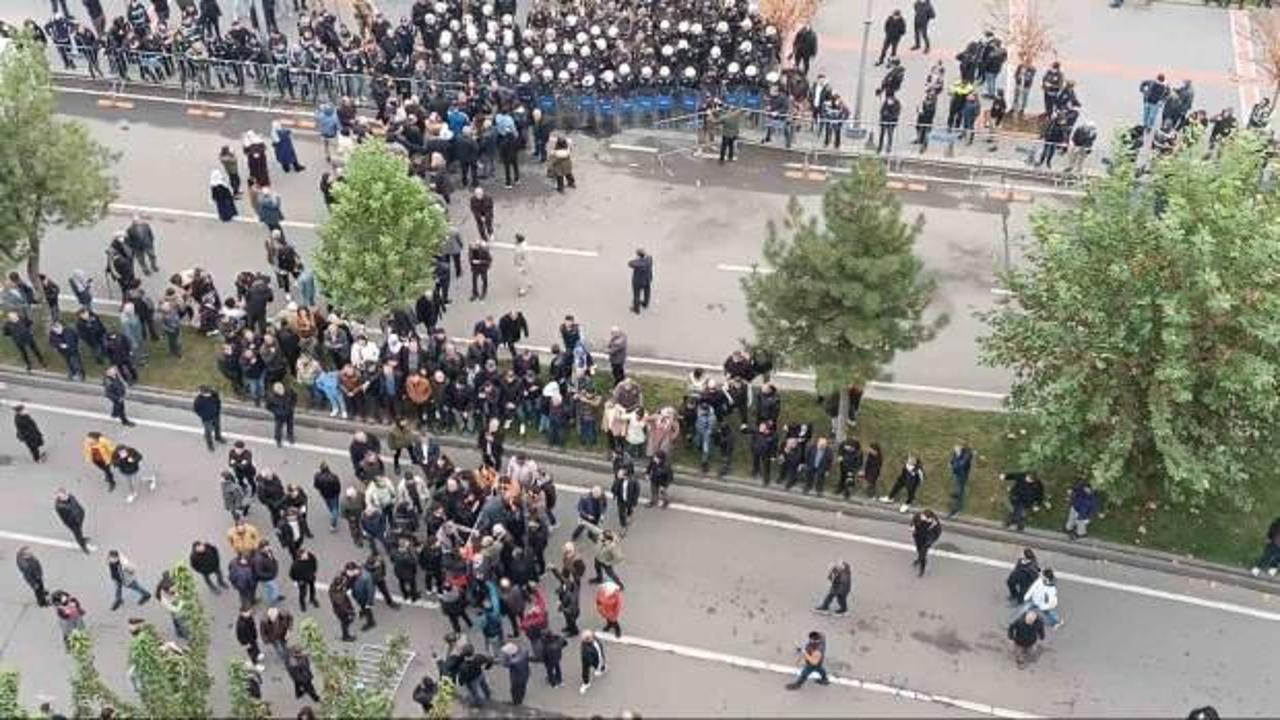 Batman&rsquo;da polise taş atan gruba m&uuml;dahale