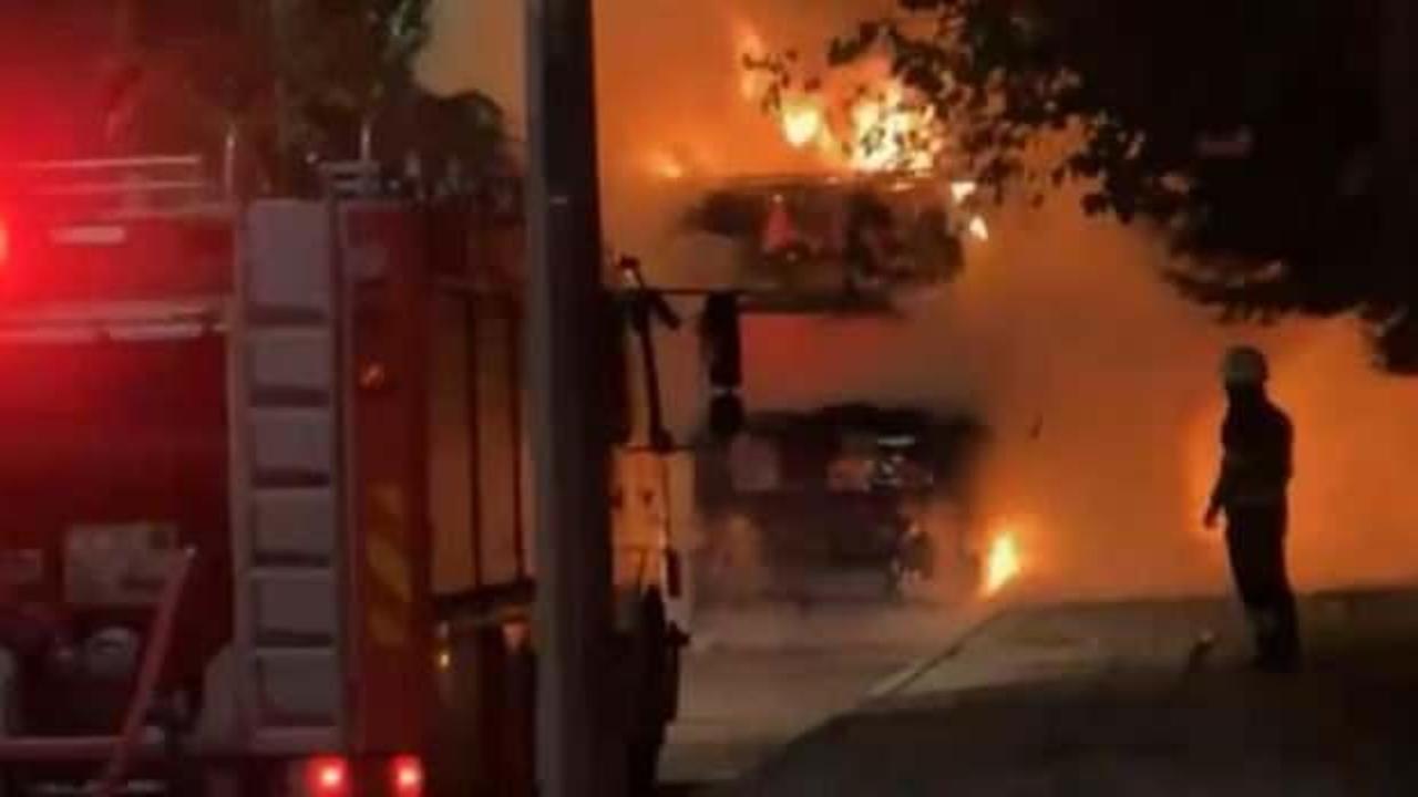 Diyarbakır'da yangın çıkan tır kullanılamaz hale geldi