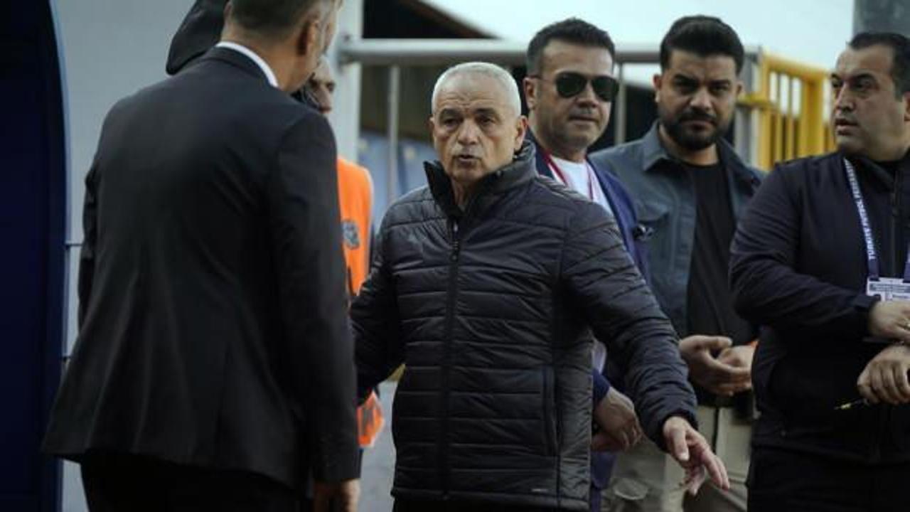 Rıza Çalımbay gördüğü kırmızı karta tepki gösterdi!