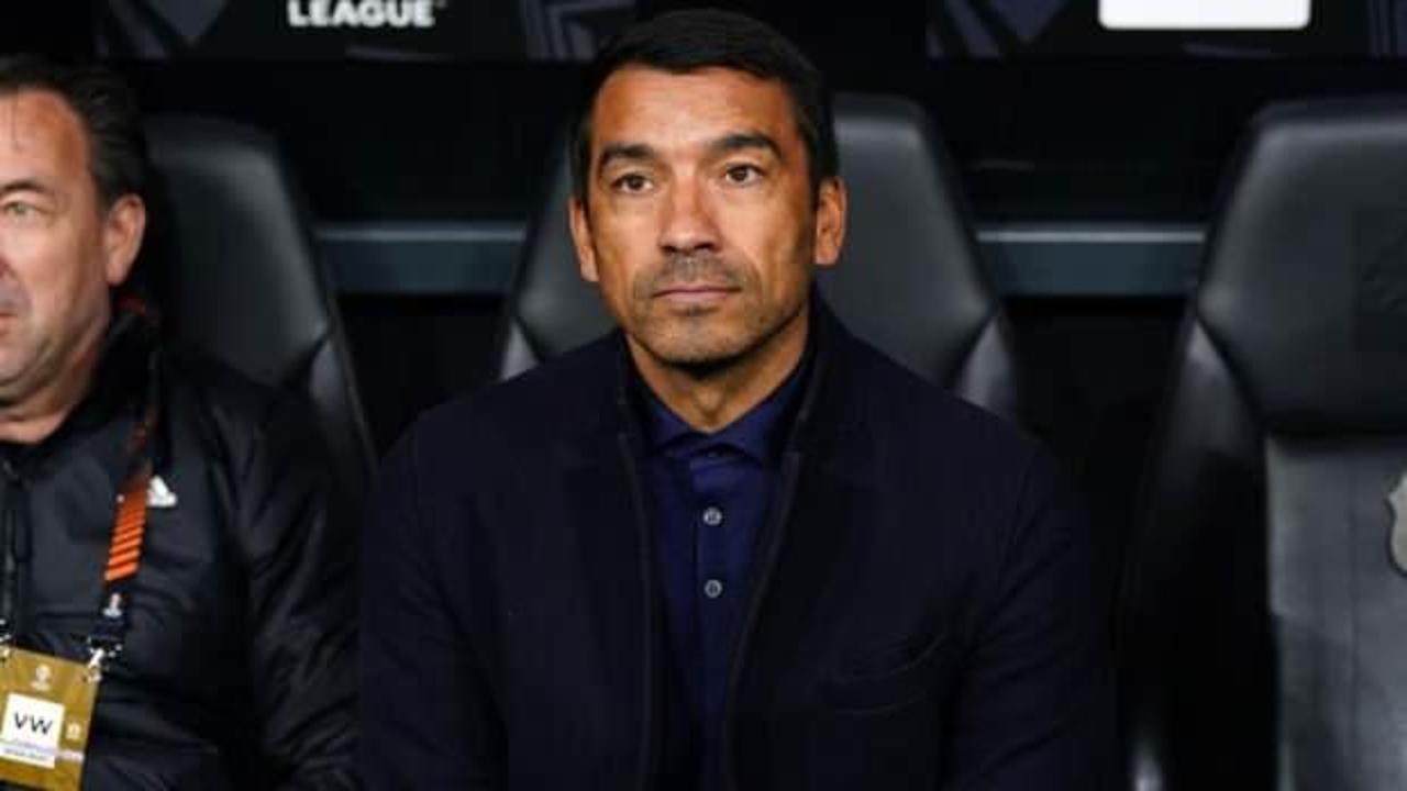 Hasan Arat açıkladı! Van Bronckhorst görevine devam edecek mi?
