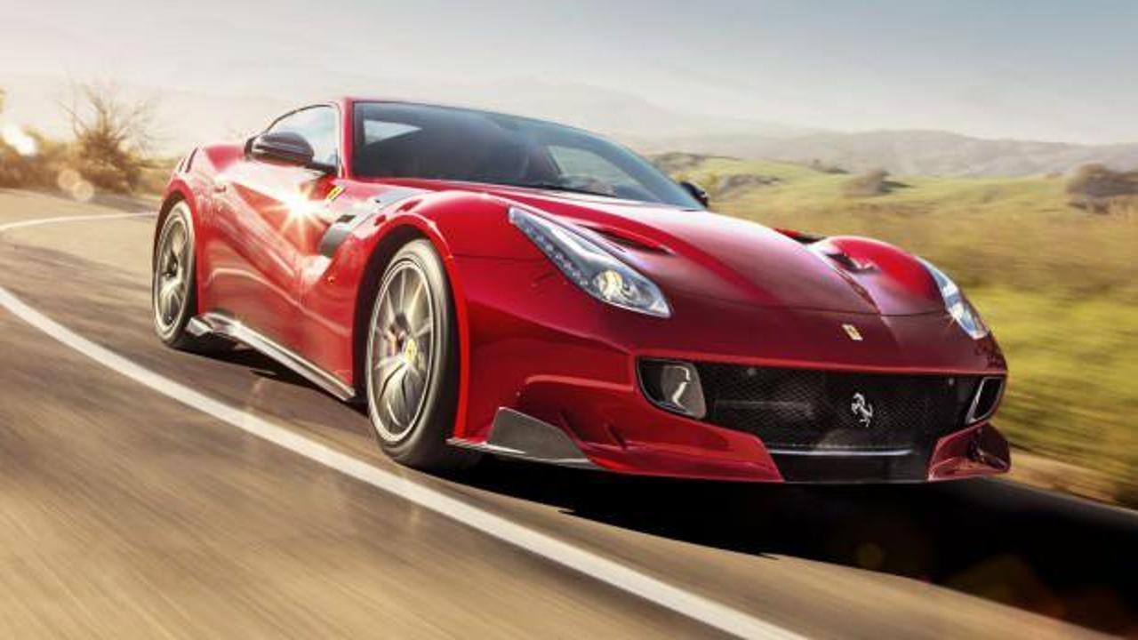 El konulan Ferrari rekor fiyata satıldı