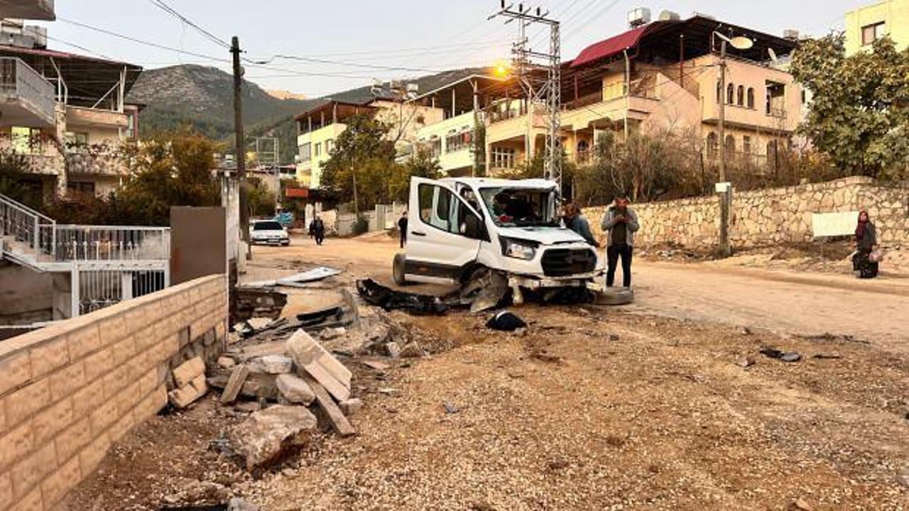 Kamyonun freni patladı! Ortalık savaş alanına d&ouml;nd&uuml;