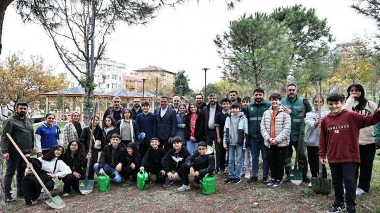 Millet Bahçesi'ne 30 fıstık çamı dikildi
