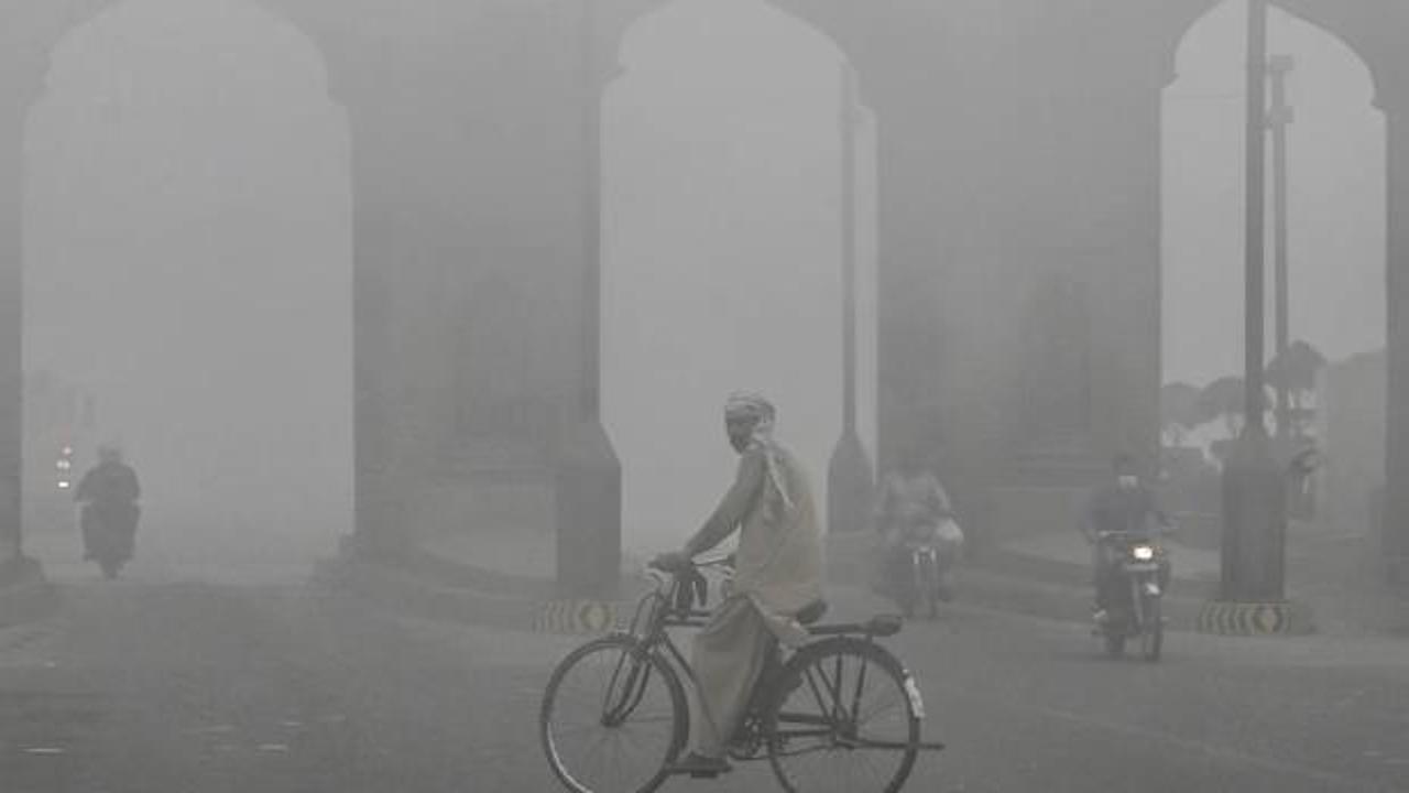 Uzaydan bile görülebiliyor...Pakistan’da hava kirliliği alarmı!