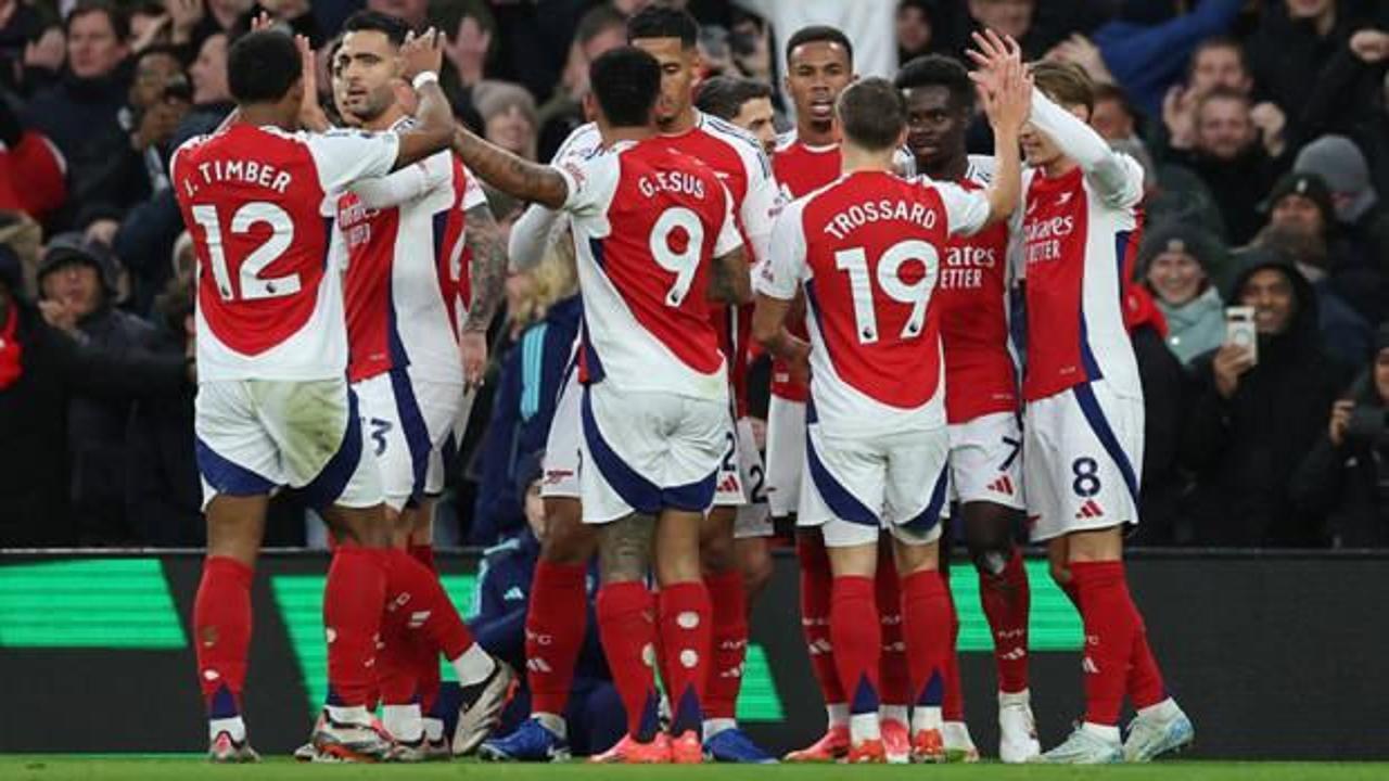 Arsenal 3 golle tarihe ge&ccedil;ti! 2000. kez başardılar