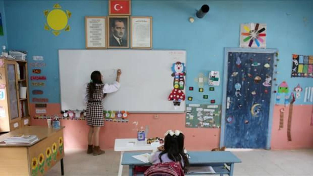 Beyza öğretmen okuldaki tek öğrencisine arkadaş oldu