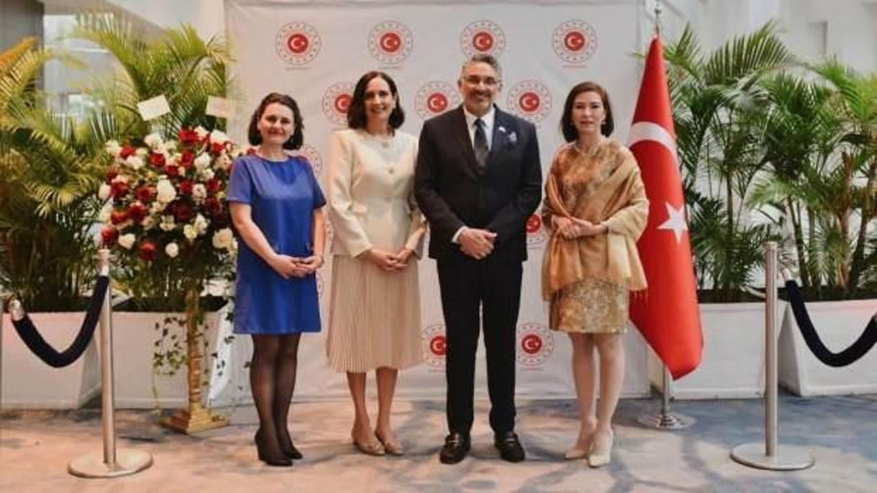 Ekvador'da T&uuml;rk Fahri Başkonsolosluğu a&ccedil;ıldı