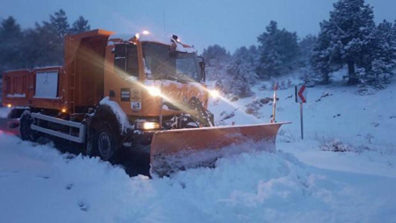 Konya'da kar yağışı nedeniyle bazı yollar trafiğe kapandı