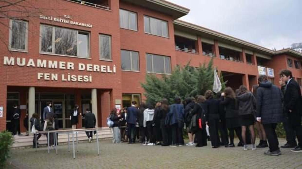 Lisede korkunç ölüm! 16 yaşındaki öğrenci pencereden düştü