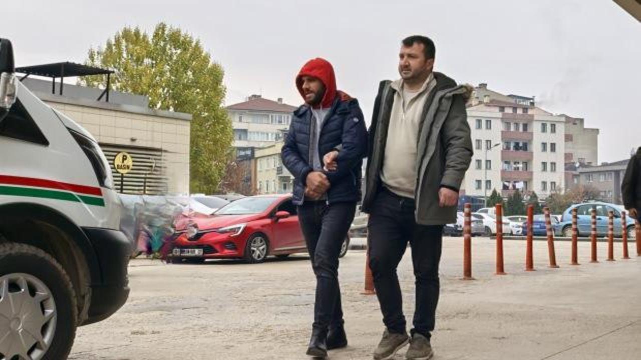 25 yıl hapisle aranan firari, evindeki gizli bölmede yakalandı