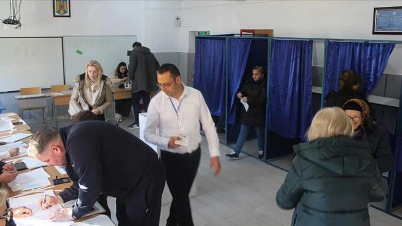 Romanya'da  seçiminin ilk turu tamamlandı... NATO karşıtı  aday önde!