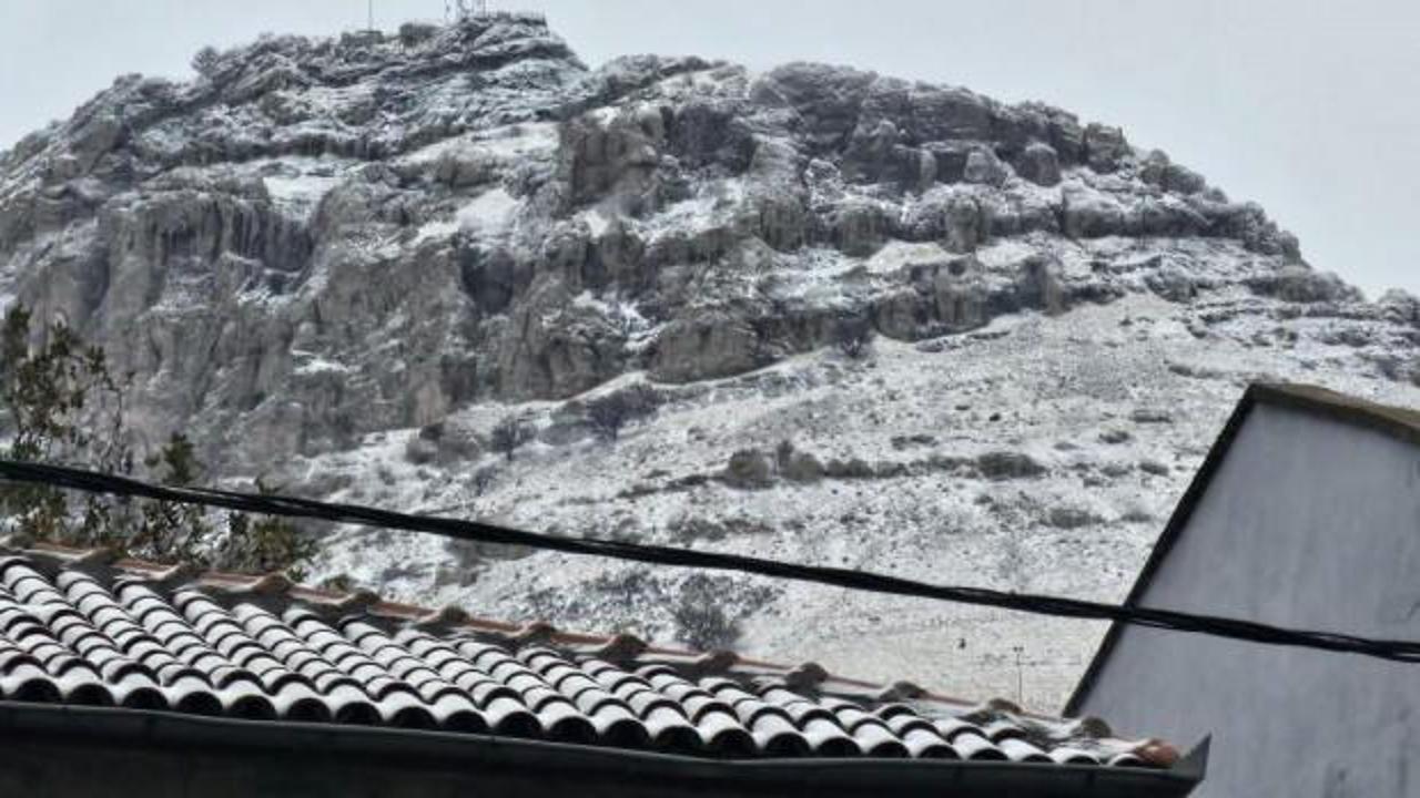 Diyarbakır’da mevsimin ilk karı yağdı