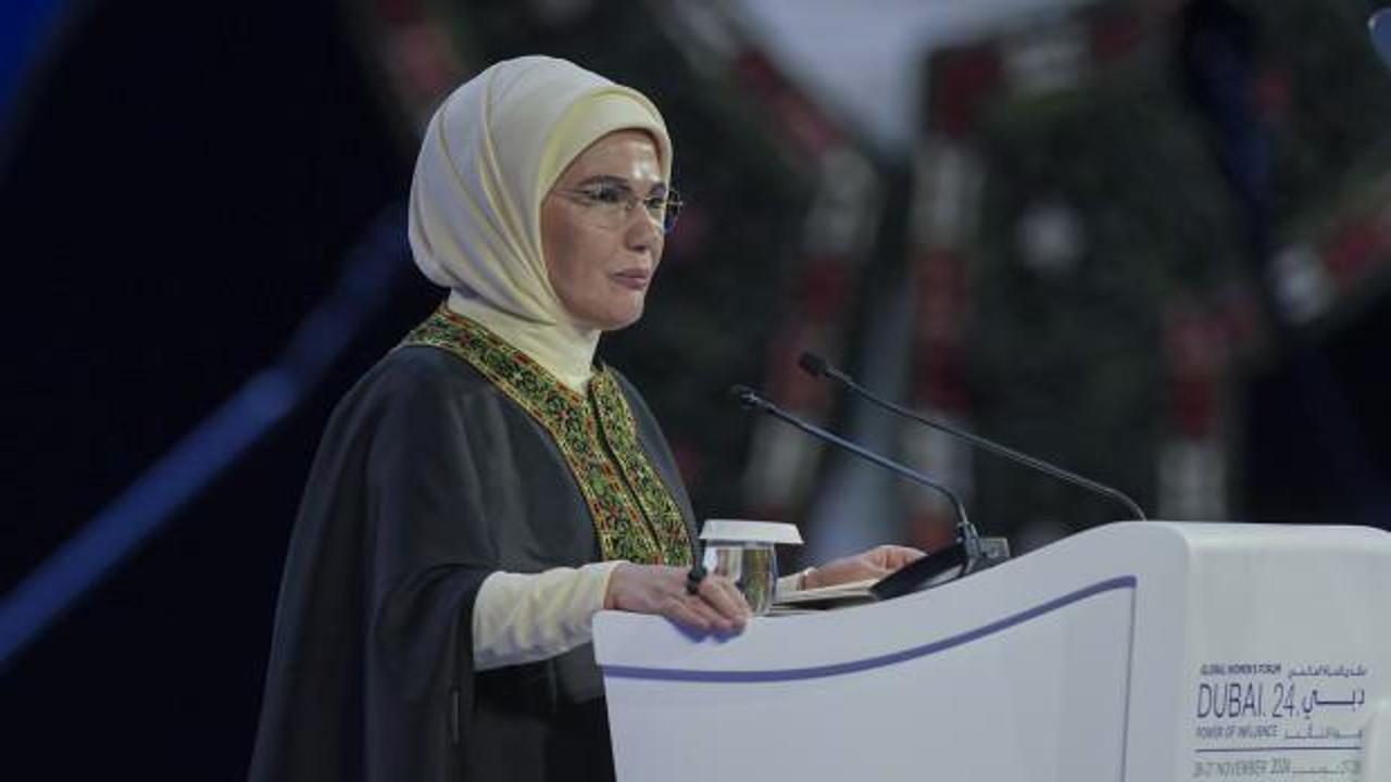 Emine Erdoğan: Kadınların var olmalarını sağlamak &ouml;nceliğimiz olmalıdır
