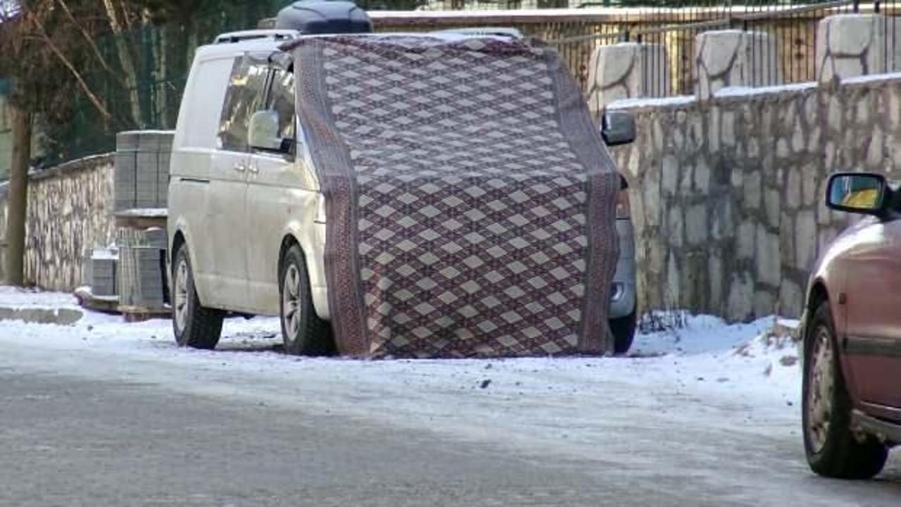 Erzurum'da termometreler -18 dereceyi g&ouml;sterdi: Buz sarkıtları oluştu