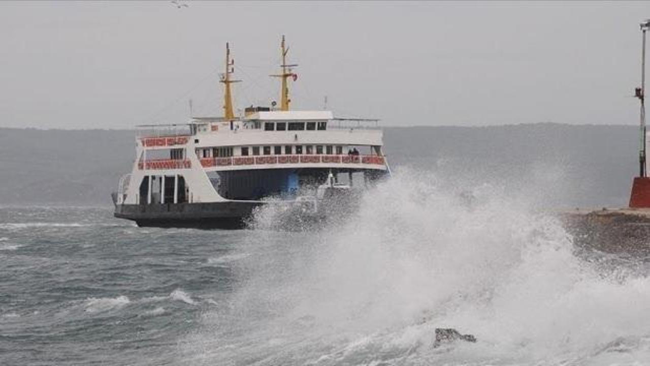 Gökçeada ve Bozcaada'da bazı feribot seferleri iptal edildi