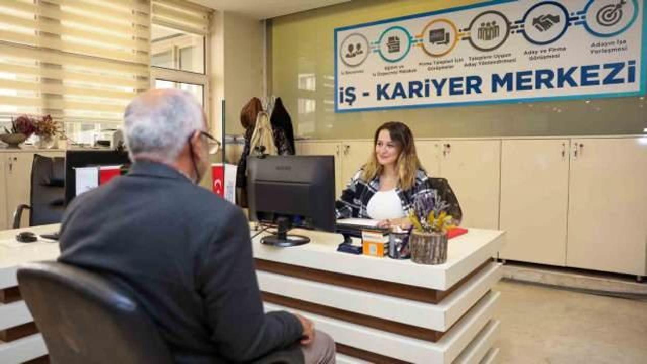 İş arayan ve kariyer planı yapan gençlere Gaziantep Büyükşehir destek oluyor