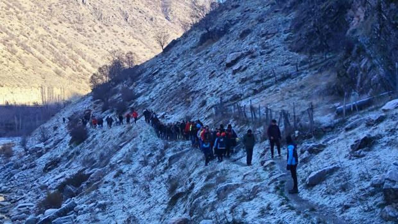 Kayalıklardan d&uuml;şen 19 yaşındaki gen&ccedil; hayatını kaybetti