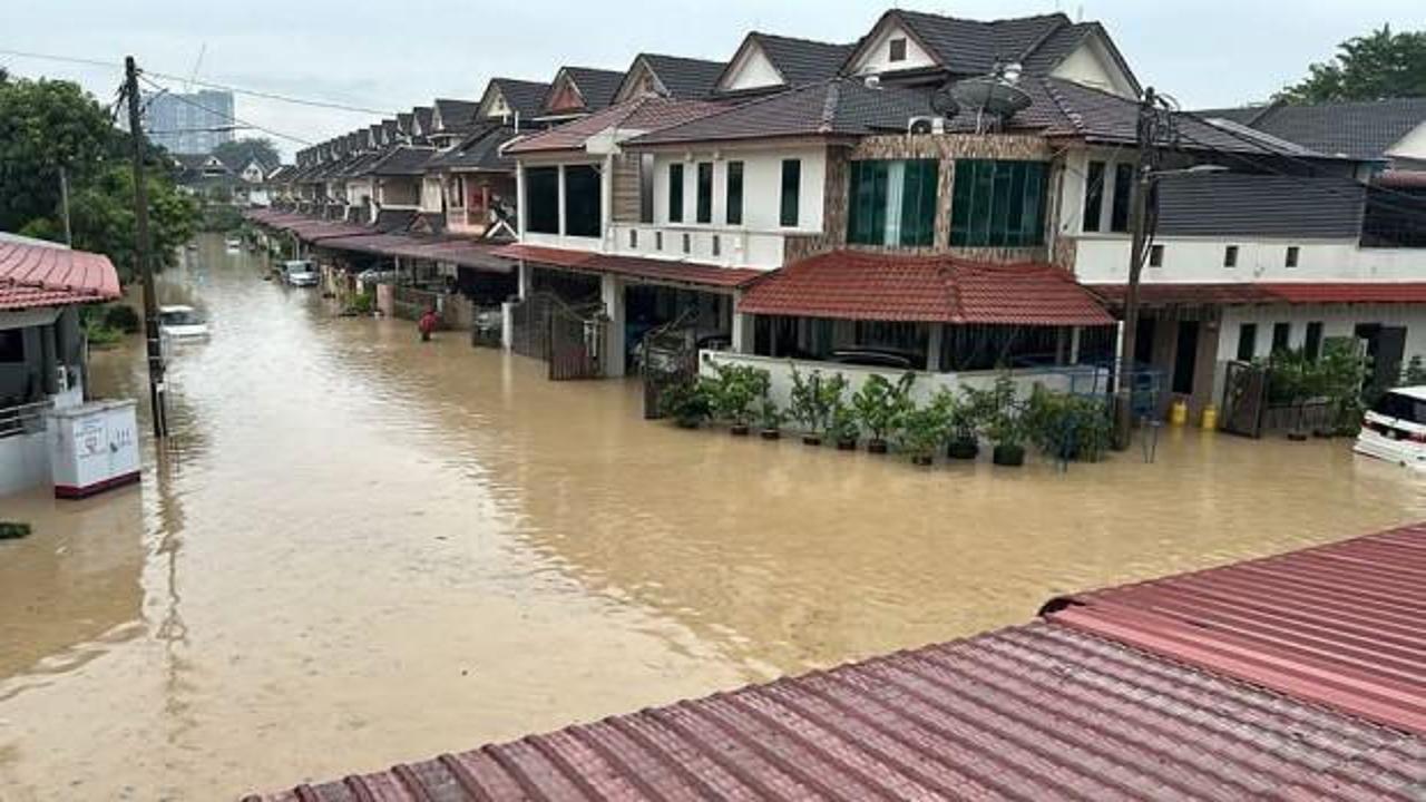 Malezya'da sel felaketi: 150 binden fazla kişi tahliye edildi