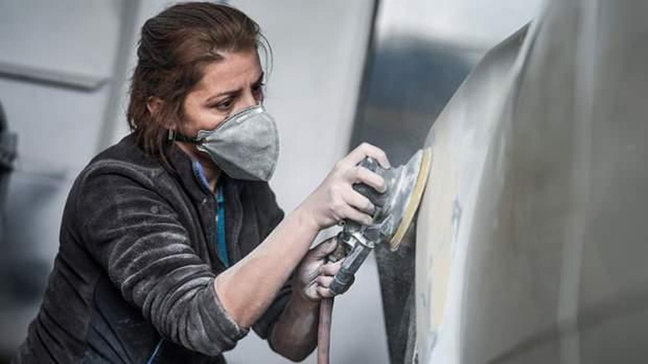 Sanayinin G&uuml;ler ustası, otomobillere titizlikle renk veriyor