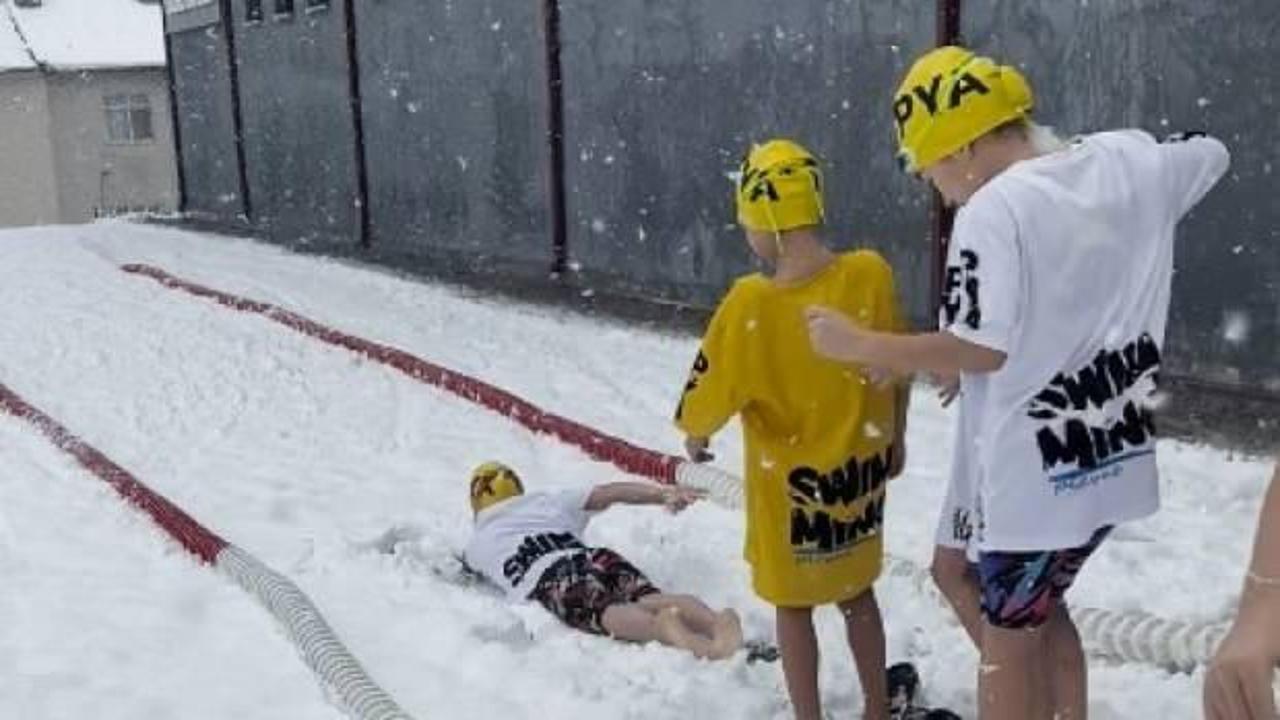 Tokat'ta ilginç görüntüler: Havuz yoksa, kar var!  