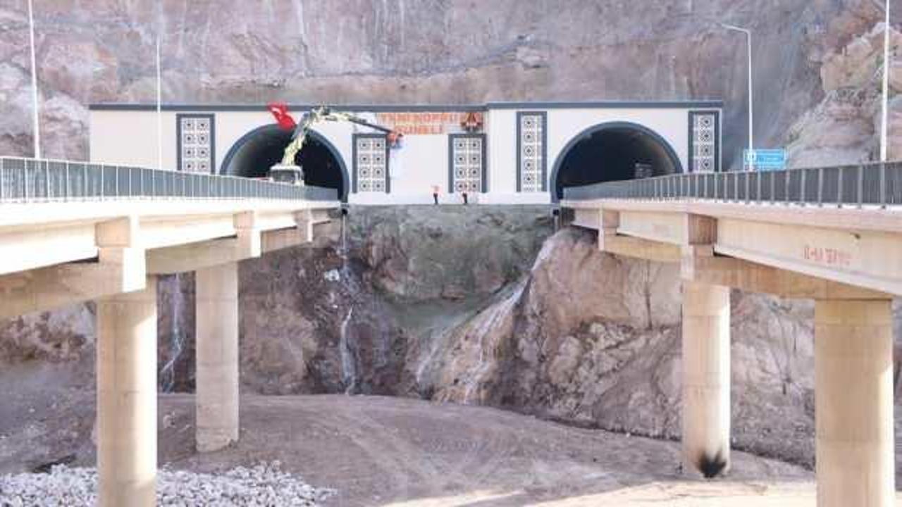 40 dakikalık yol 15 dakikaya d&uuml;şecek! Yenik&ouml;pr&uuml; T&uuml;neli i&ccedil;in geri sayım