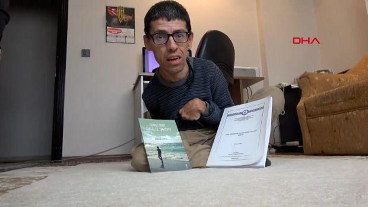 Azmiyle herkese &ouml;rnek oluyor: Klavyeyi burnu ile kullanarak ikinci kitabını bitirdi!