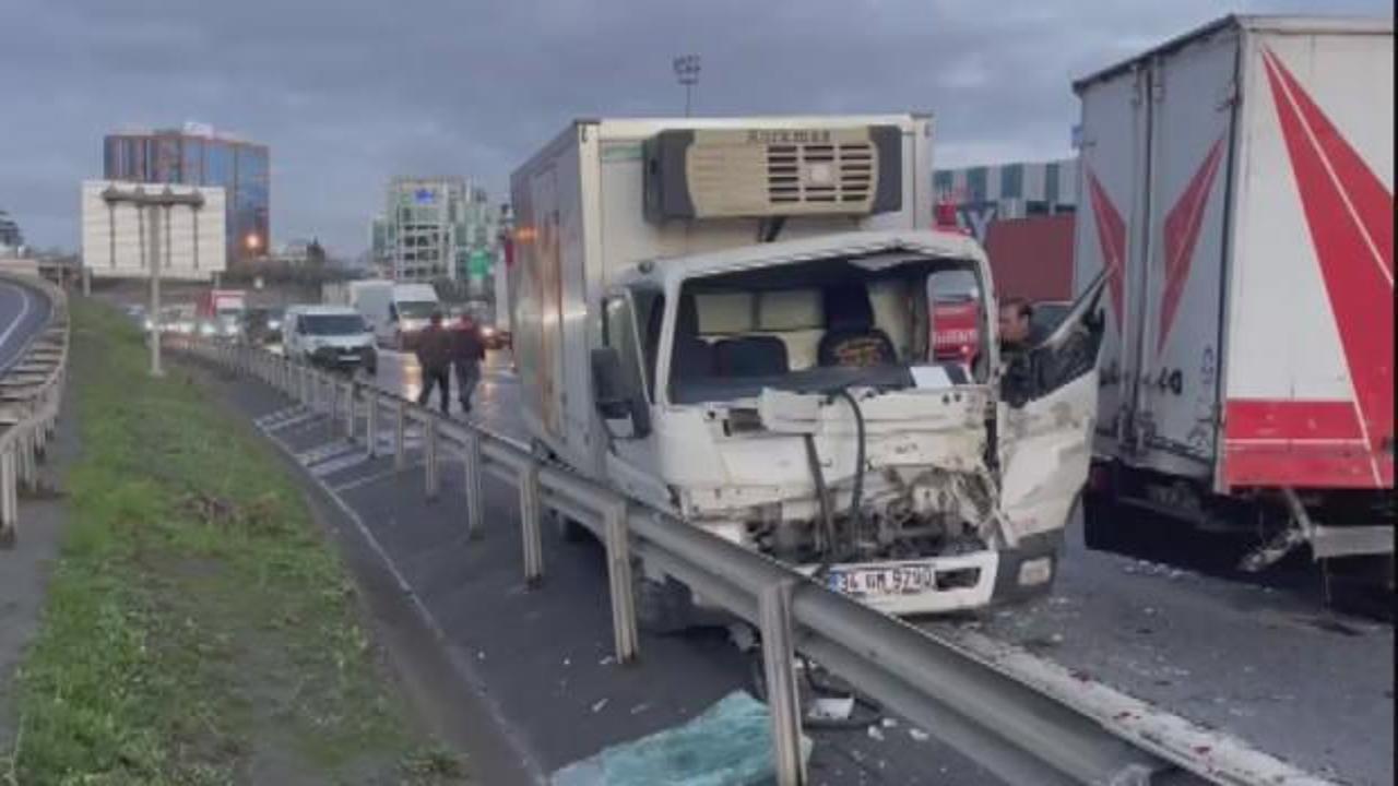 Bağcılar TEM otoyolunda zincirleme trafik kazası