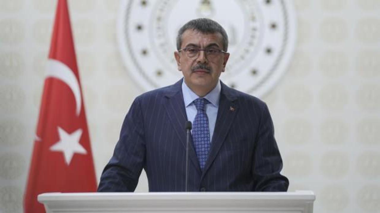 Bakan Tekin: Her t&uuml;rl&uuml; desteği s&uuml;rd&uuml;r&uuml;yoruz