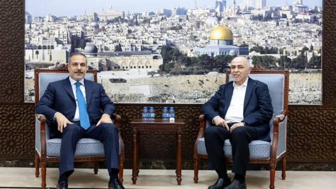 Hamas &uuml;yeleriyle g&ouml;r&uuml;şen Dışişleri Bakanı Hakan Fidan'dan fotoğraflı mesaj
