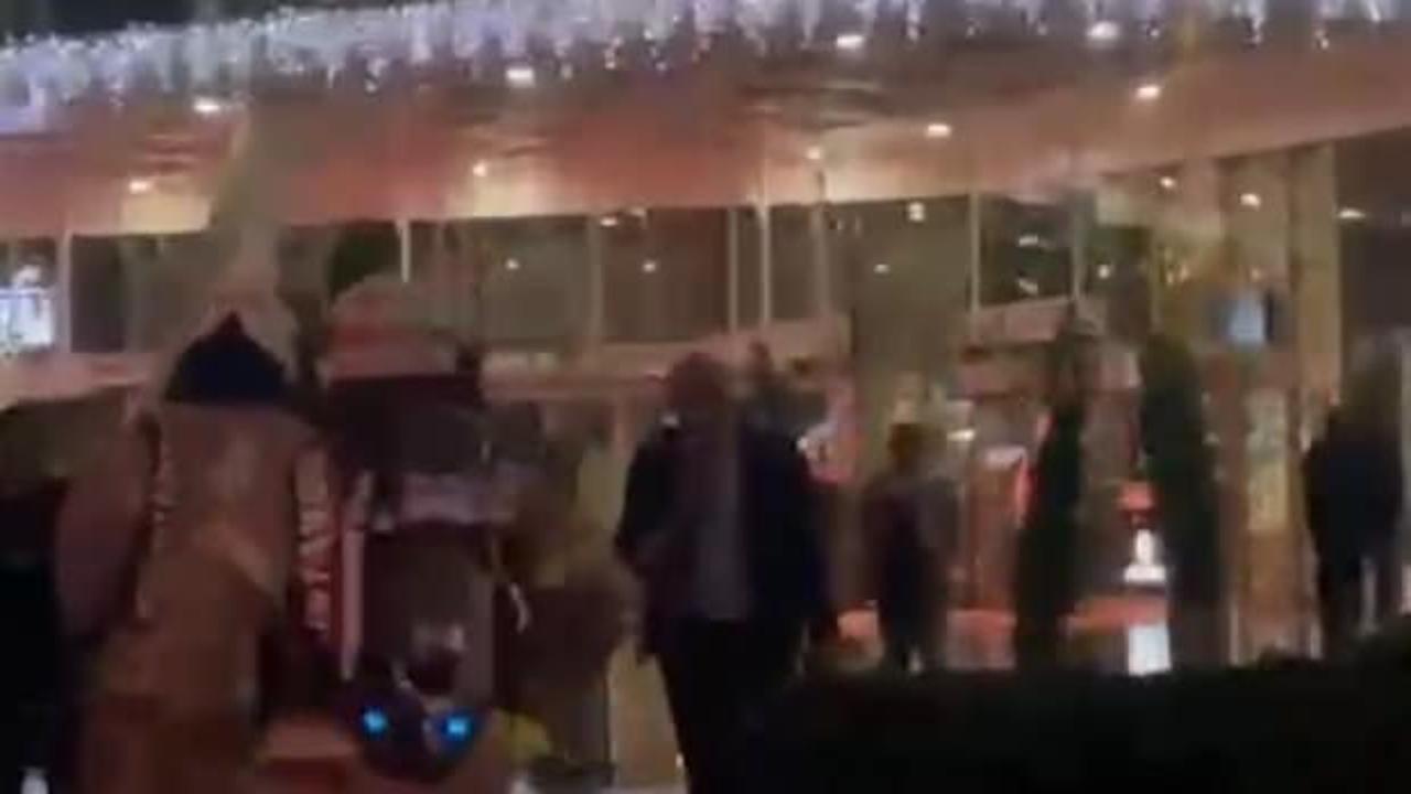 İstanbul'da AVM'de yangın: Çok sayıda ekip sevk edildi!