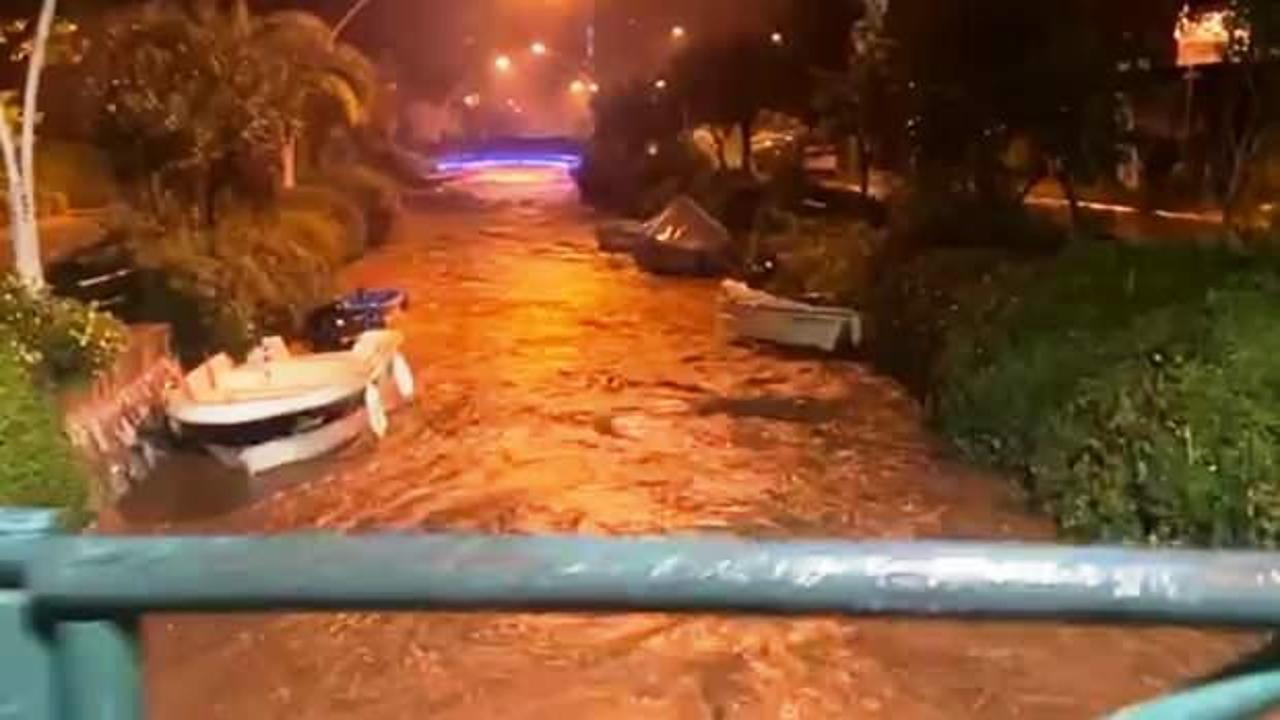 Marmaris&rsquo;te sağanak yağış etkili oldu, yollar g&ouml;le d&ouml;nd&uuml;