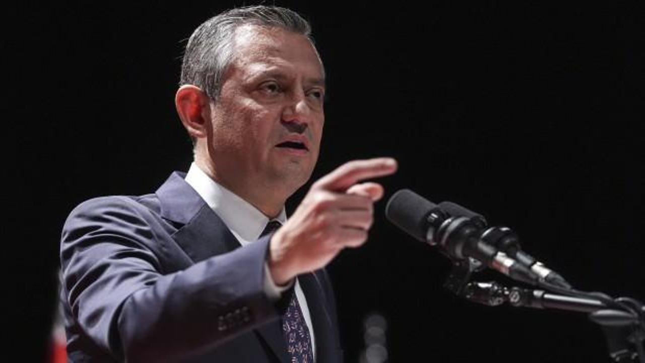 &Ouml;zel'den CHP'lilerin eleştirisine cevap: Atat&uuml;rk rahattı, benim &ouml;yle bir konforum yok