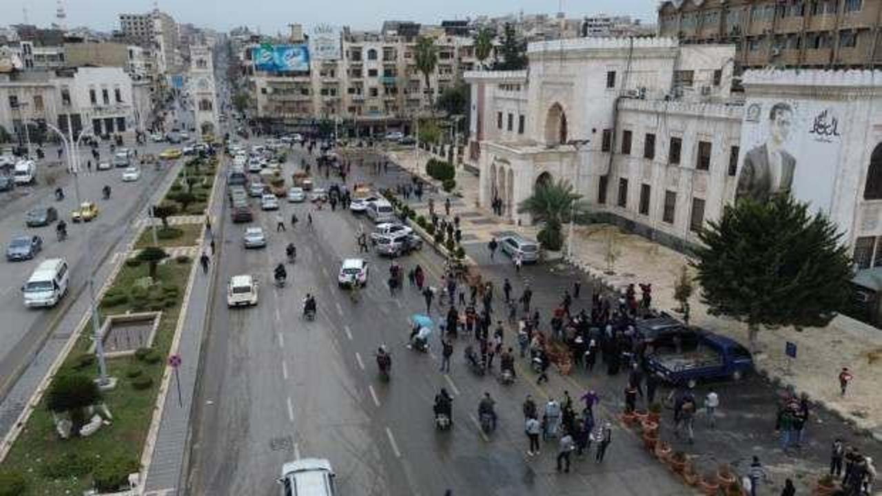 Savaş uçaklarının vurduğu Hama'da zafer sevinci