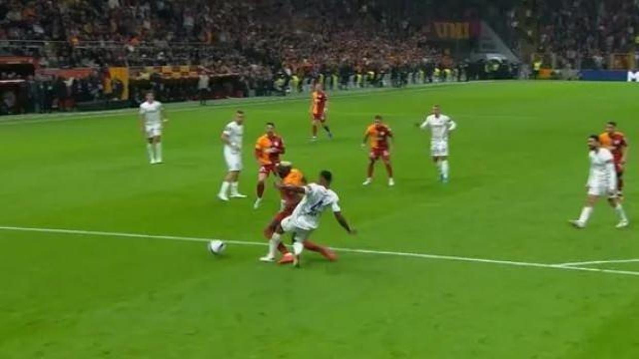 Galatasaraylıların isyan ettiği pozisyona eski hakemler ne dedi?