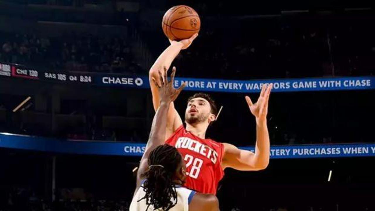 Alperen Şeng&uuml;n'den double double! Galibiyeti getirdi