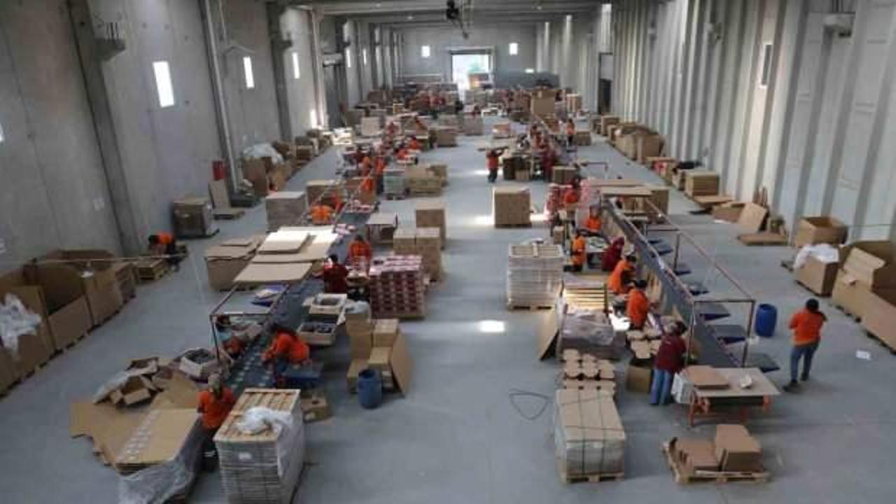 Bir bileziğe 750 kişiye iş verdi