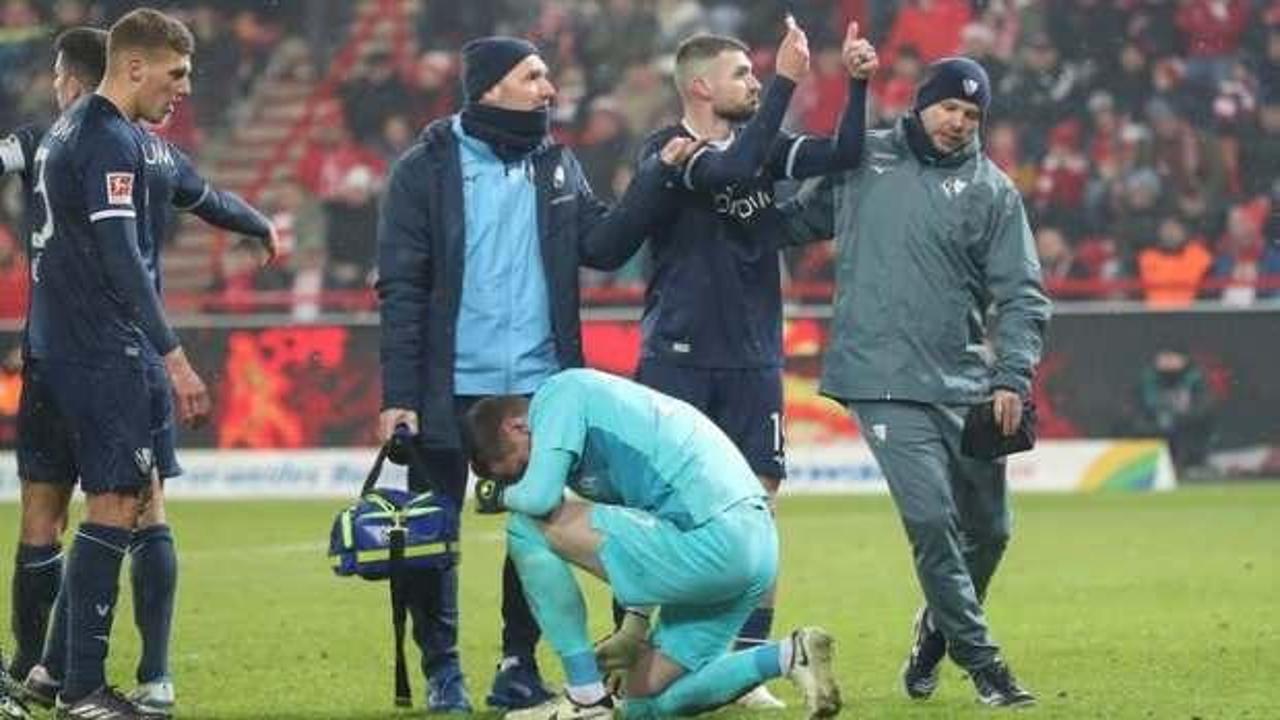 Bundesliga maçında ilginç olay! Kaleci sahaya çıkamadı, bakın kaleye kim geçti