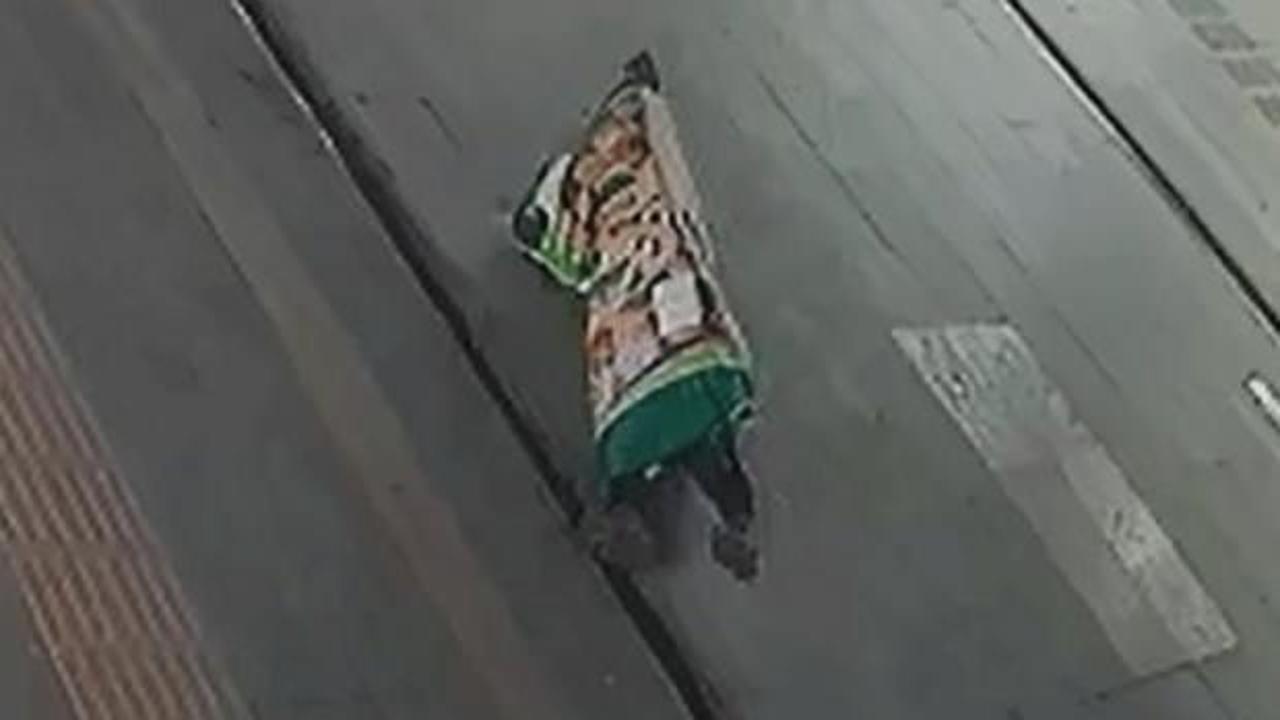 Çuvalla oynarken boğulma tehlikesi geçirdi!