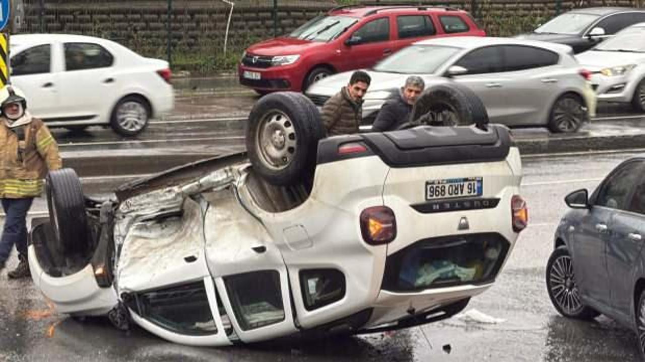 Ey&uuml;psultan'da feci kaza: Cip takla attı!