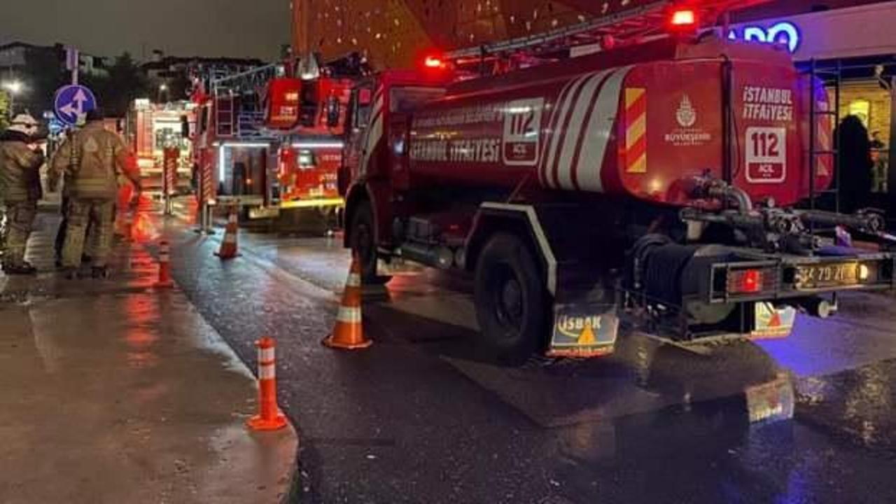 İstanbul'da AVM yangını