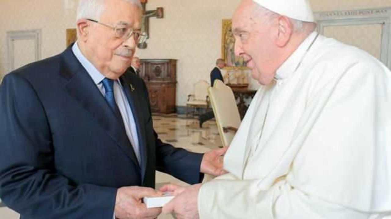 Papa ve Filistin Devlet Başkanı aynı masada
