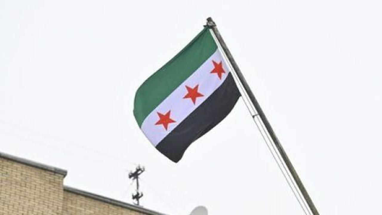 Ter&ouml;r &ouml;rg&uuml;t&uuml; PKK: Yeni Suriye bayrağını kullanacağız