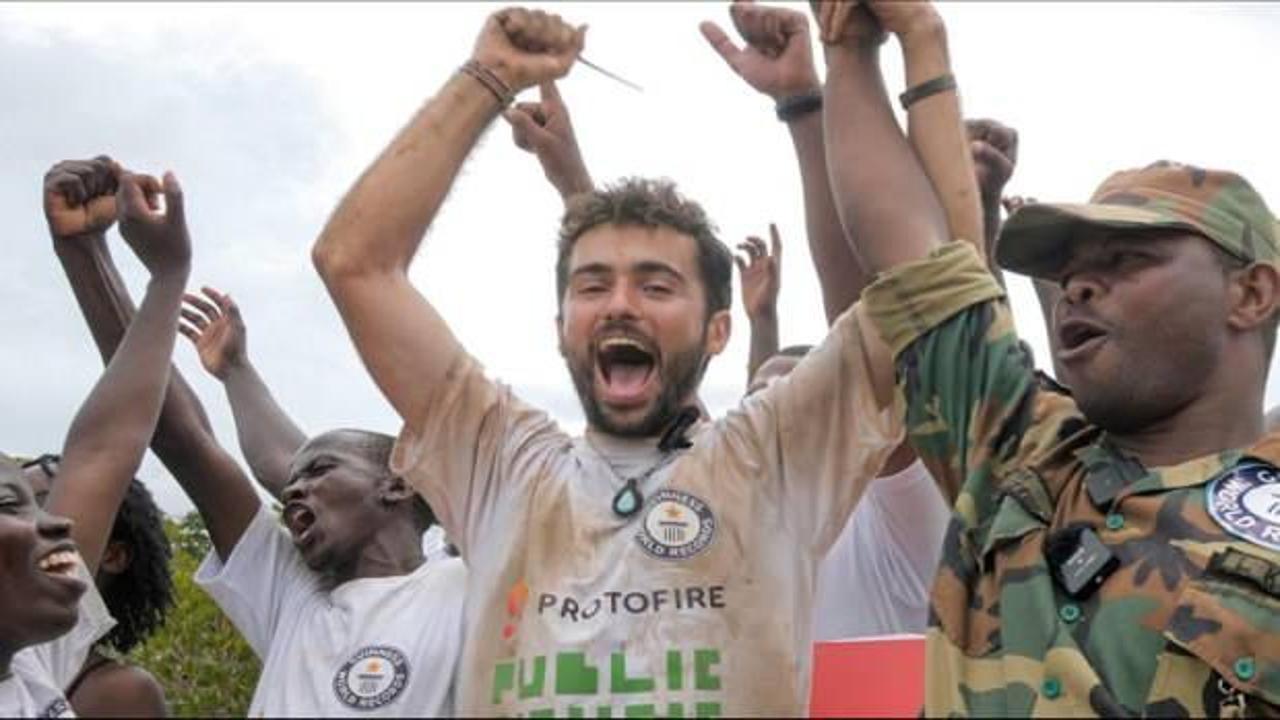  24 saatte 30 bin 469 fide dikmişti...  Bir sonraki hedef 1 milyar ağa&ccedil;!