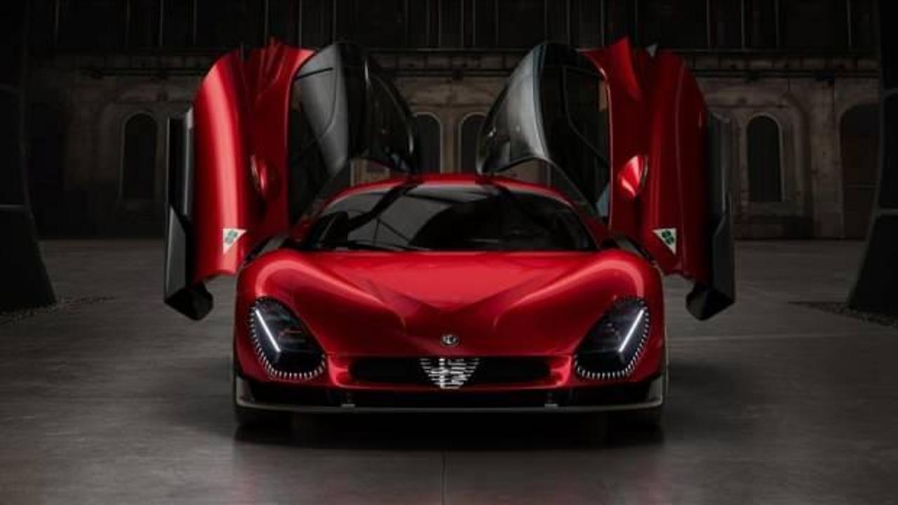 Alfa Romeo 33 Stradale'ye "Yılın S&uuml;per Otomobili" &ouml;d&uuml;l&uuml;